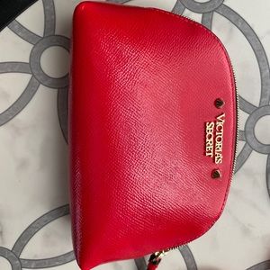 VICTORIAS SECRET MAKE UP CLUTCH